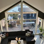 Seaside With Hot Tub And Sauna Sleeps 11