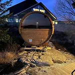 Seaside With Hot Tub And Sauna Sleeps 11