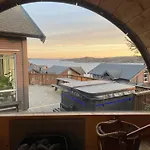 Seaside With Hot Tub And Sauna Sleeps 11 *