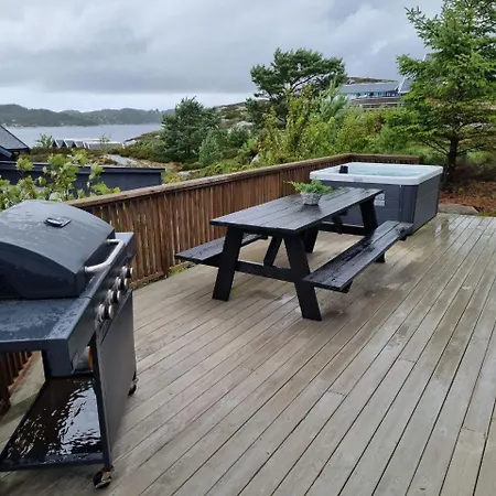 Lovely By The Sea With Hot Tub And Sauna