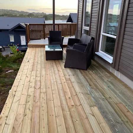 Lovely By The Sea With Hot Tub And Sauna Forland
