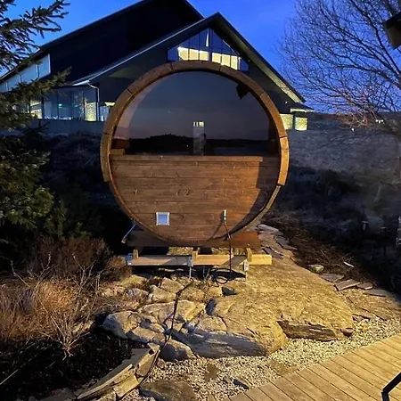 Seaside With Hot Tub And Sauna Sleeps 11
