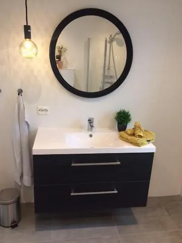 Seaside With Hot Tub And Sauna Sleeps 11