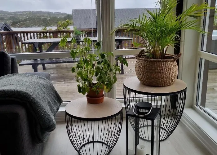 Seaside With Hot Tub And Sauna Sleeps 11 Feriehus Forland