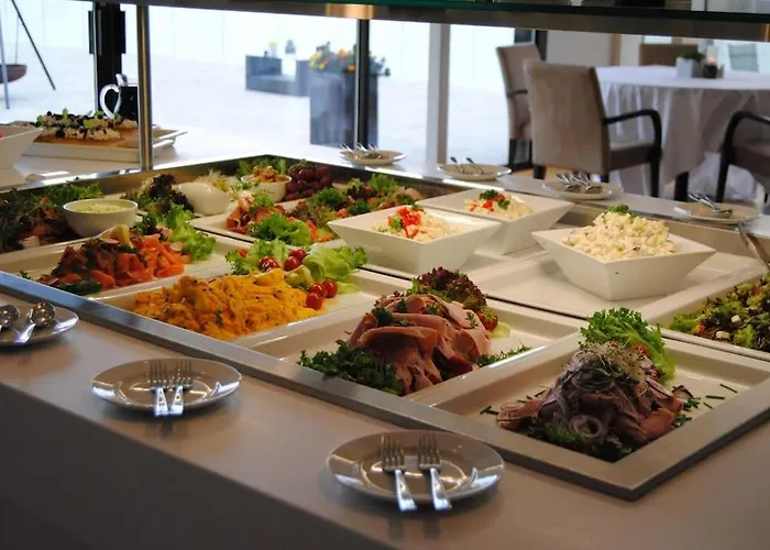 Seaside With Hot Tub And Sauna Sleeps 11 Feriehus