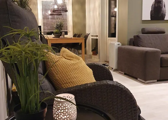 Seaside With Hot Tub And Sauna Sleeps 11 Feriehus Forland