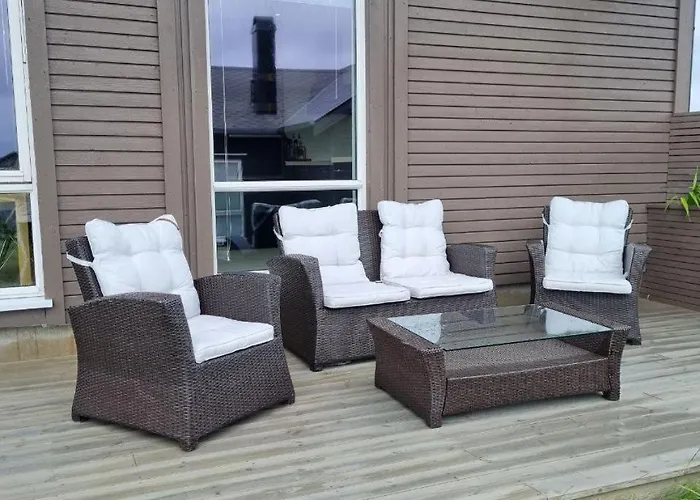 Seaside With Hot Tub And Sauna Sleeps 11 Feriehus Forland