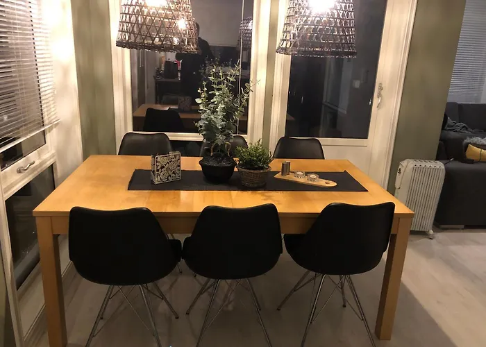 Seaside With Hot Tub And Sauna Sleeps 11 Forland