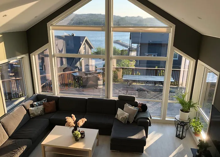 Seaside With Hot Tub And Sauna Sleeps 11 *