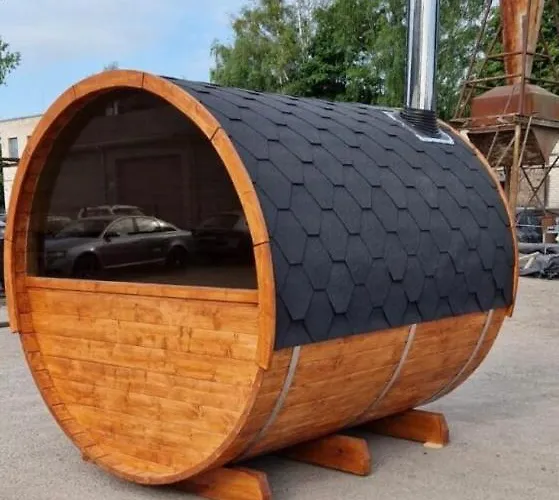 Seaside With Hot Tub And Sauna Sleeps 11 Feriehus