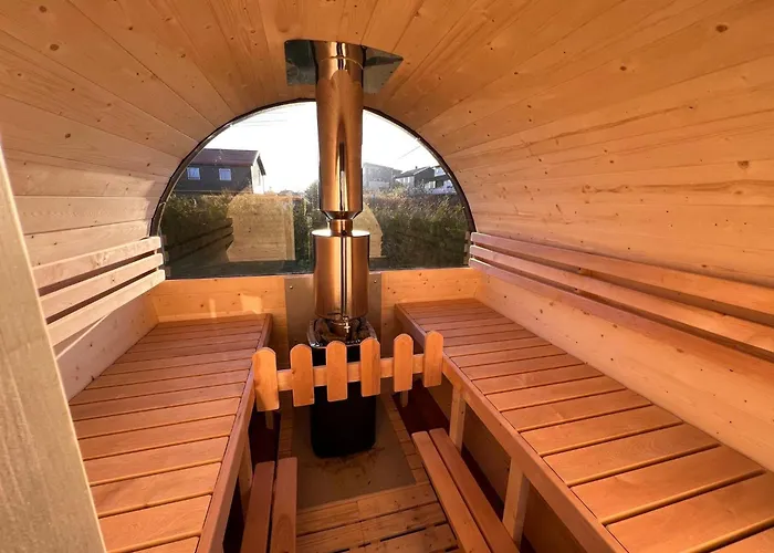 Seaside With Hot Tub And Sauna Sleeps 11 * Forland